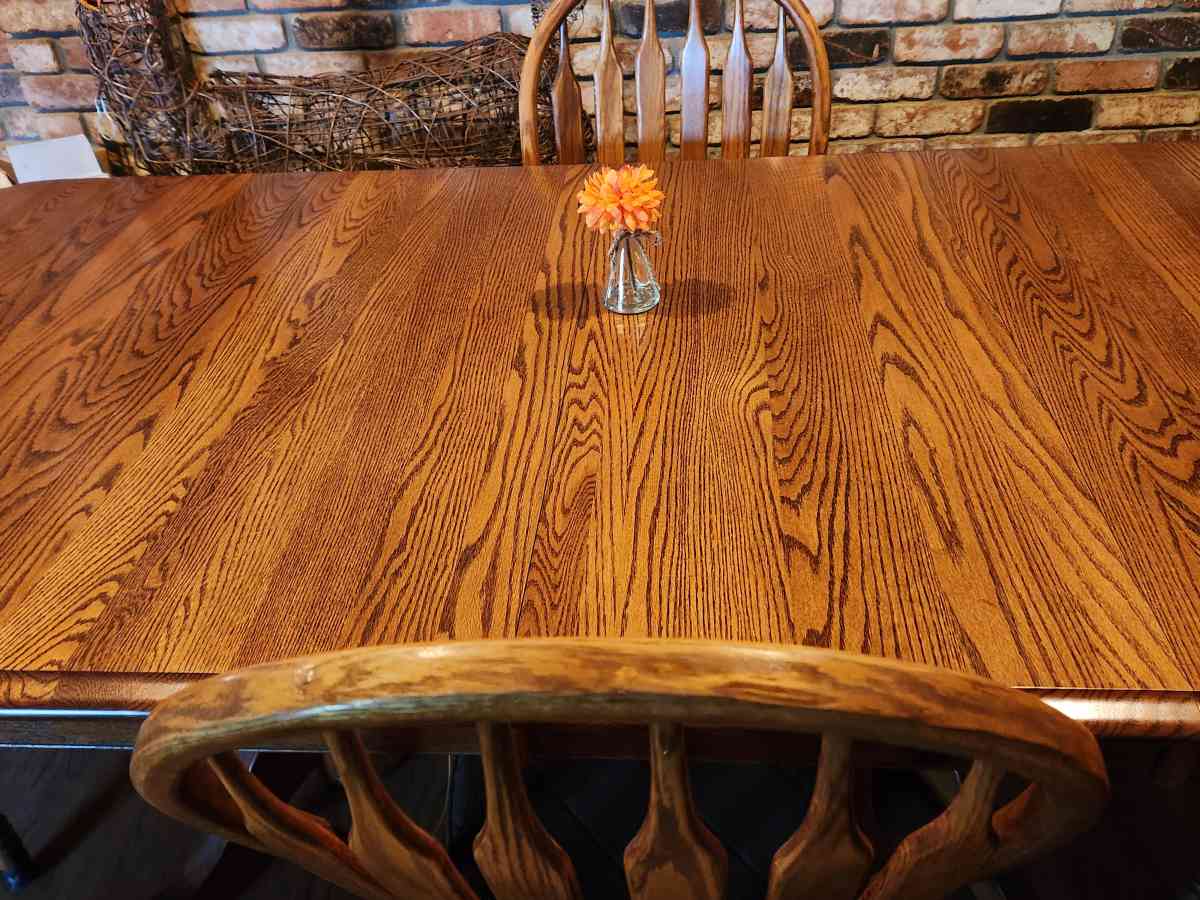 ranch Style Dining Table  ceiling lamp  dishwasher   shelf - Penn Valley, California - FleaMarketBay