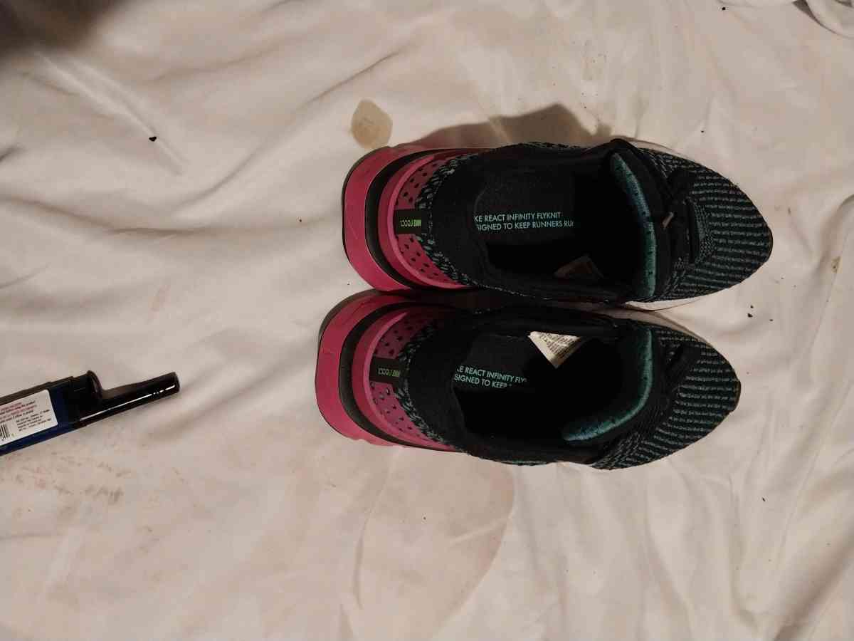 nike Retreat infinity size 7 half mens - Mount Orab, Ohio