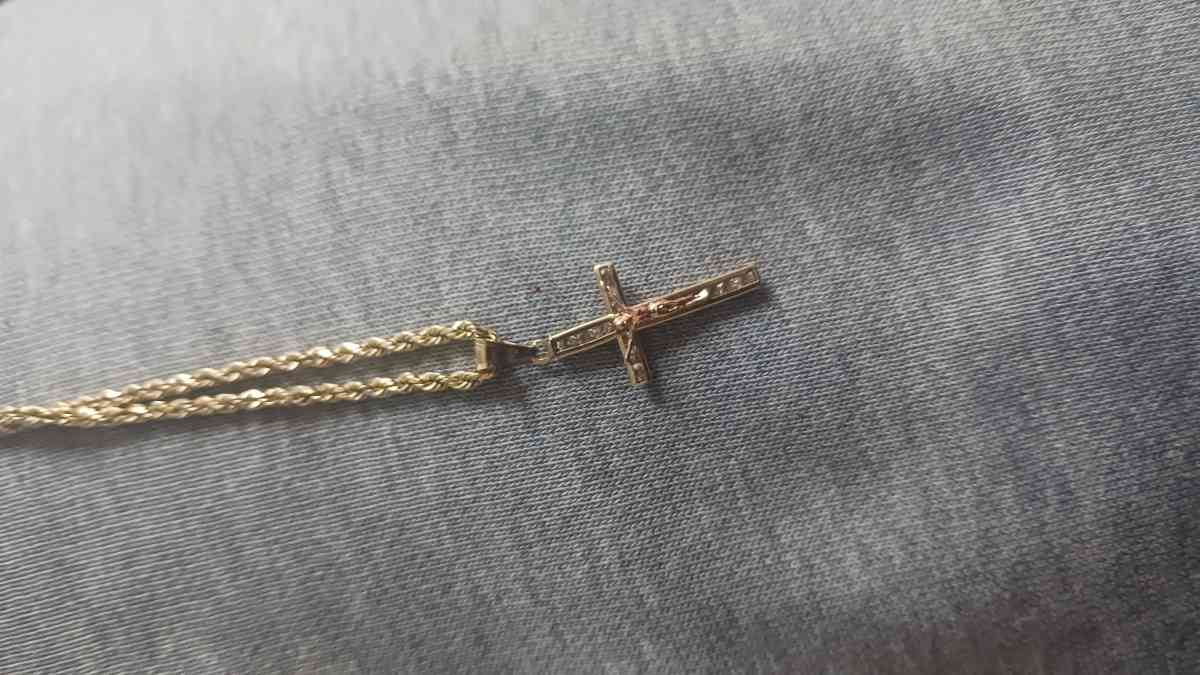 gold 10k neckless - Fresno, California - FleaMarketBay