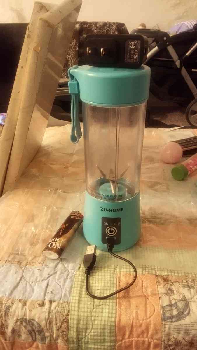 little green blender for shakes good condition no scratches - Prescott, Michigan