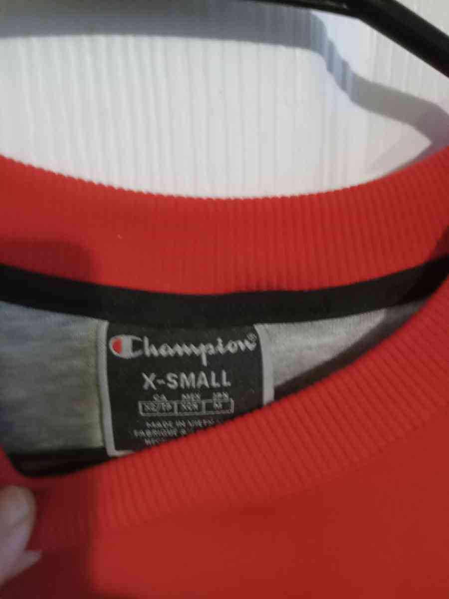 Mens XS Red Champion Sweatshirt - Croydon, Pennsylvania - FleaMarketBay