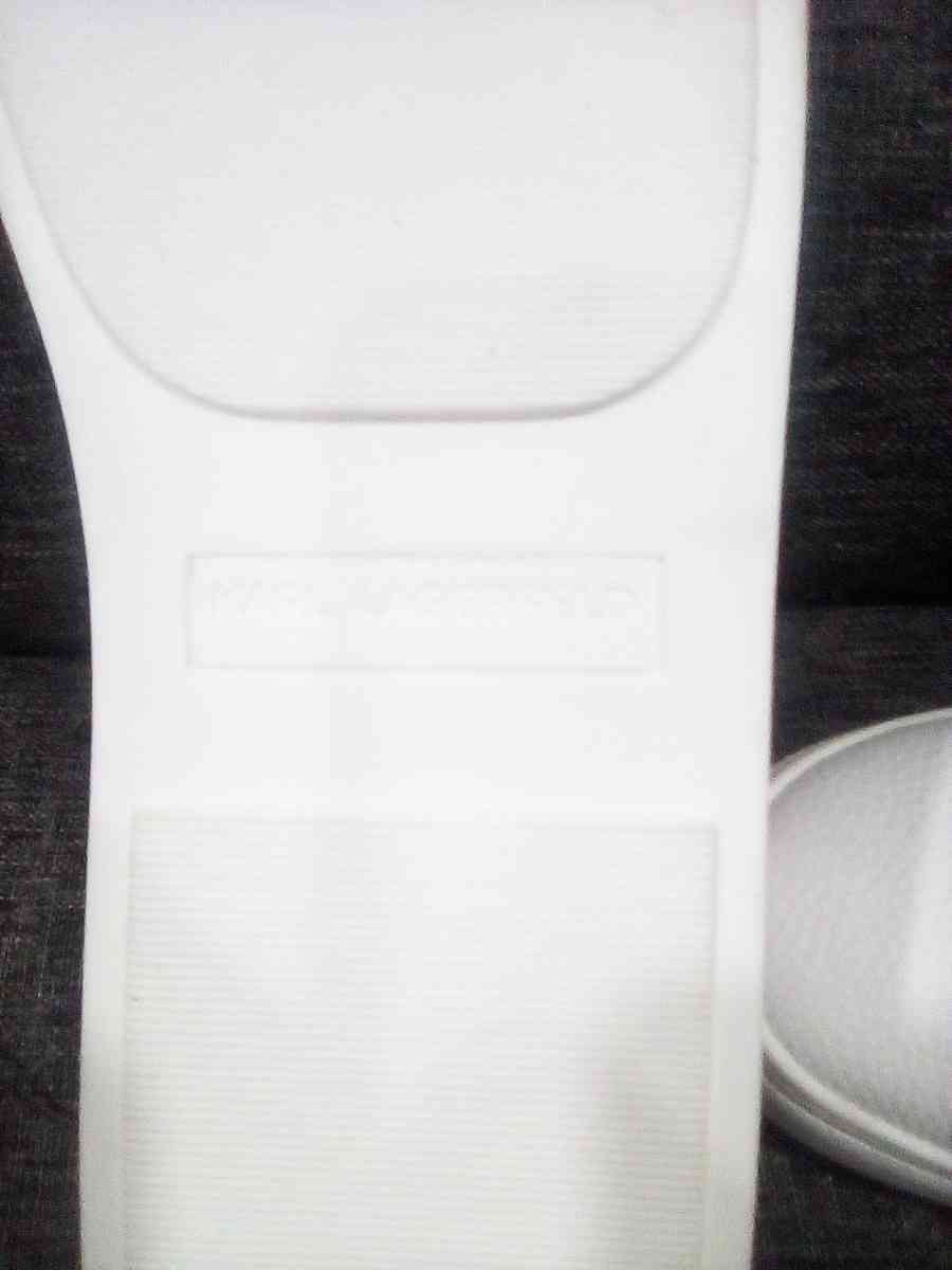 KARL LAGERFELD WHITE SNEAKERS SIZE 9 NEW WITHOUT BOXORTAGS - Los Angeles, California