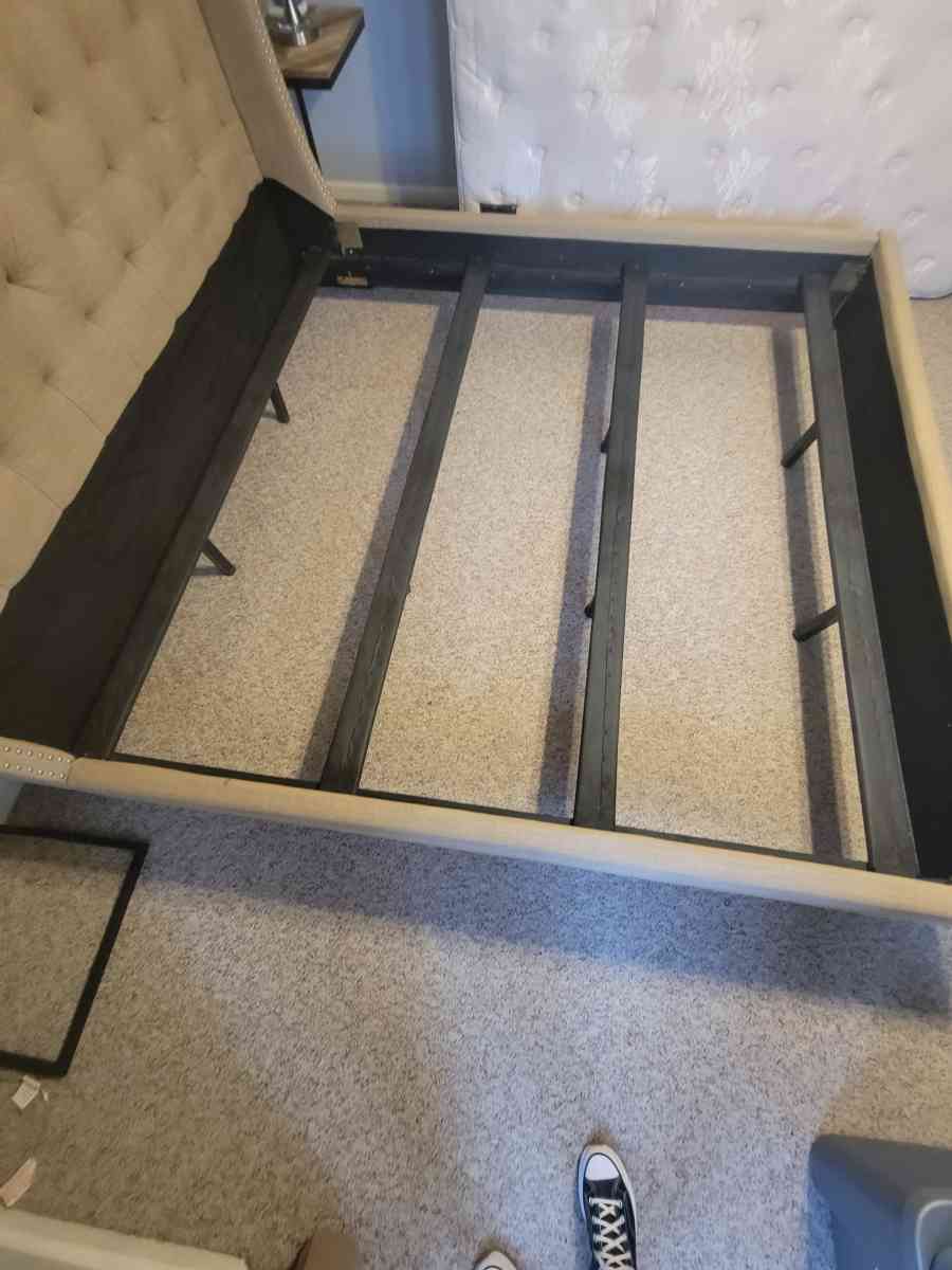 King Bed - Virginia Beach, Virginia - FleaMarketBay