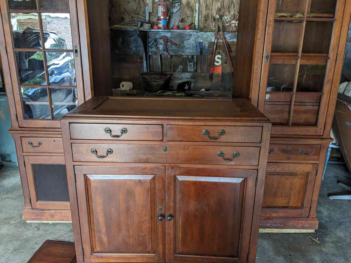 wood tv stand cabnet - Alvin, Texas