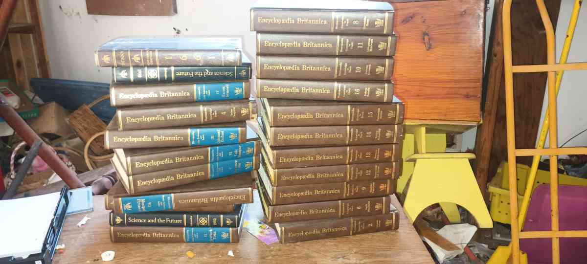 medical books set - Suwannee, Florida - FleaMarketBay