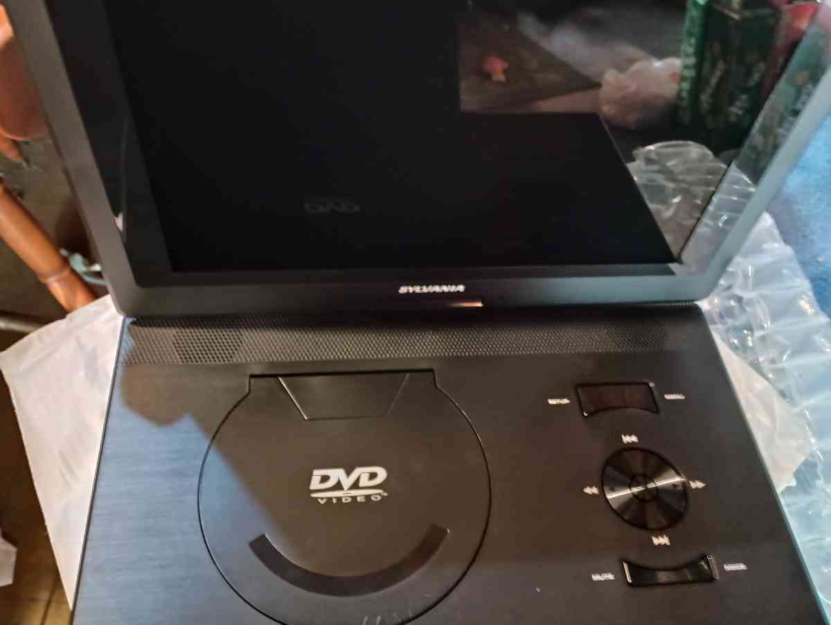 Sylvania SDVD portable player - Adrian, Michigan - FleaMarketBay