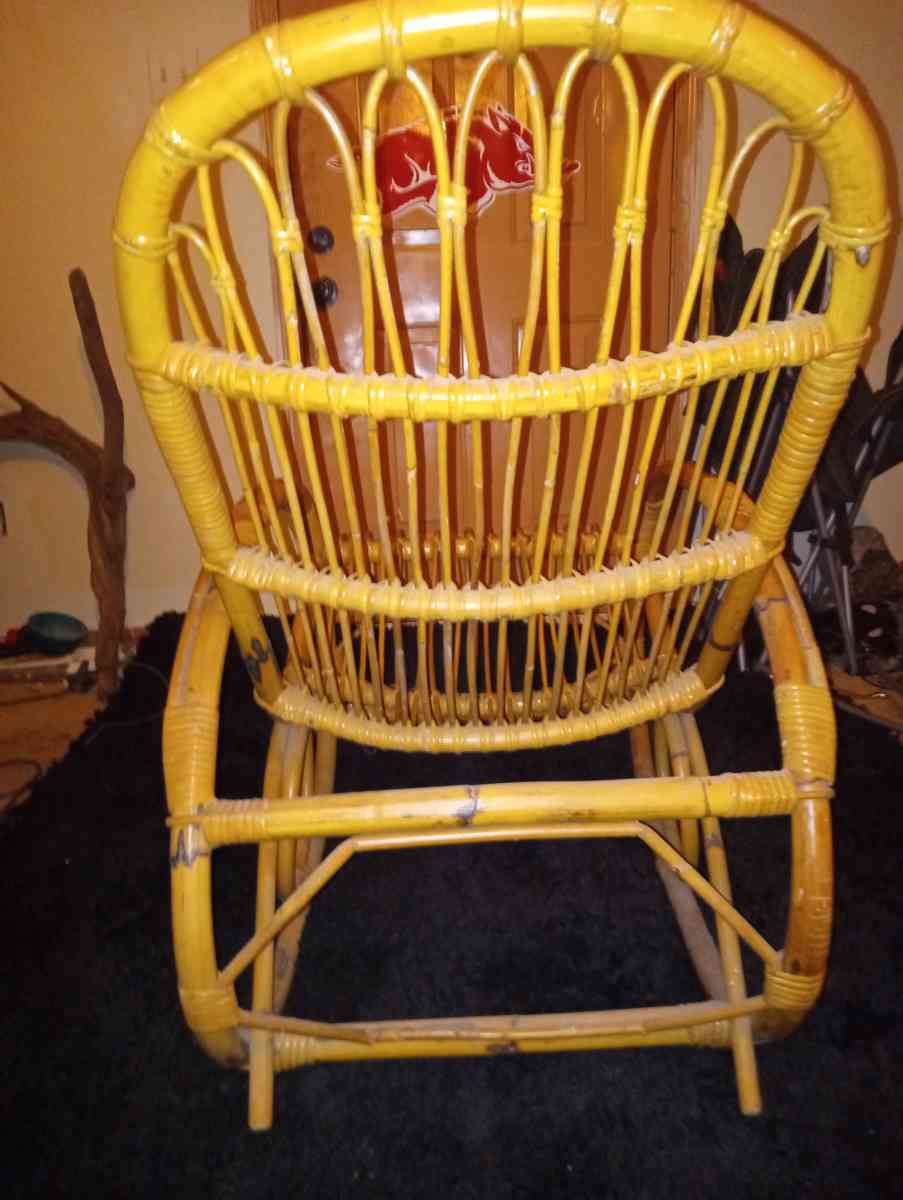 VINTAGE 1970S BURNT BAMBOO RATAAN ROCKING CHAIR - Little Rock, Arkansas - FleaMarketBay