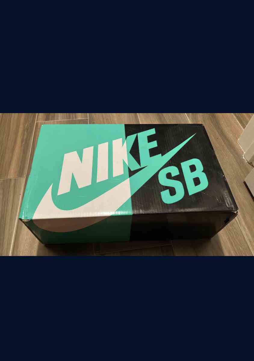 Purple Lobster Sb 7 - Dickinson, Texas - FleaMarketBay