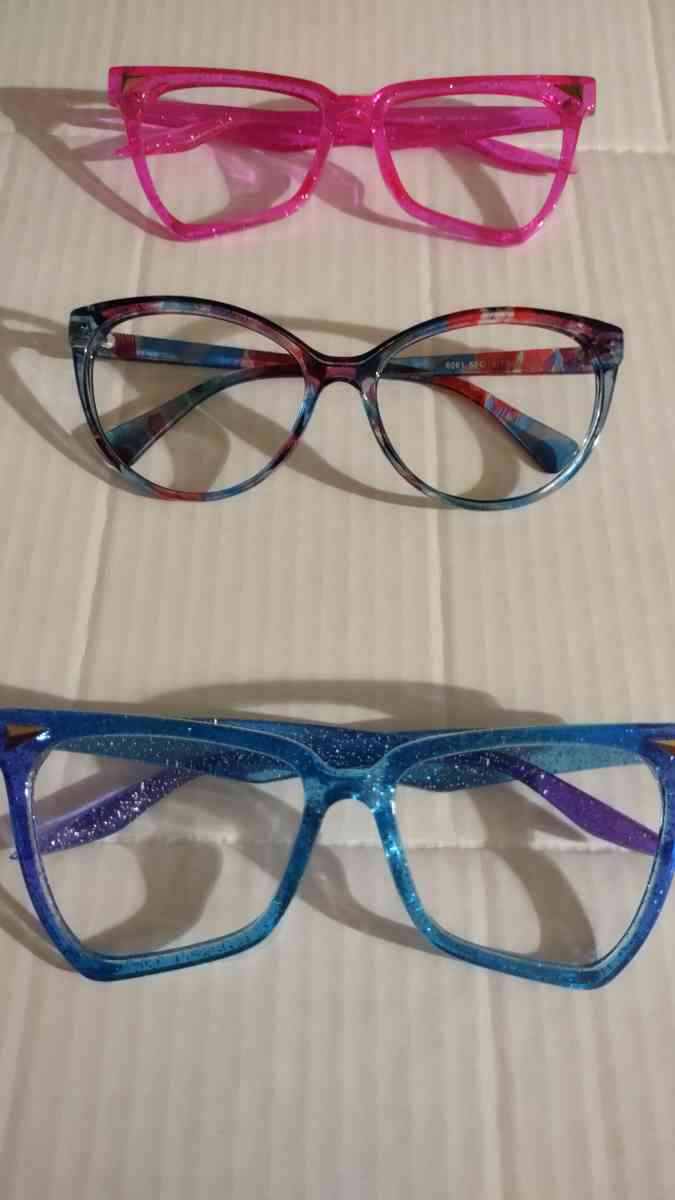 frame glasses in style - Cumberland, Rhode Island - FleaMarketBay