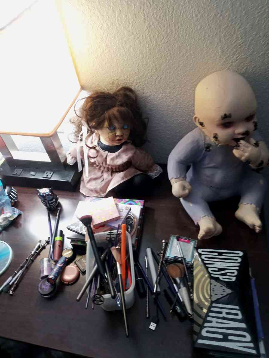 DrMartens - San Antonio, Texas - FleaMarketBay