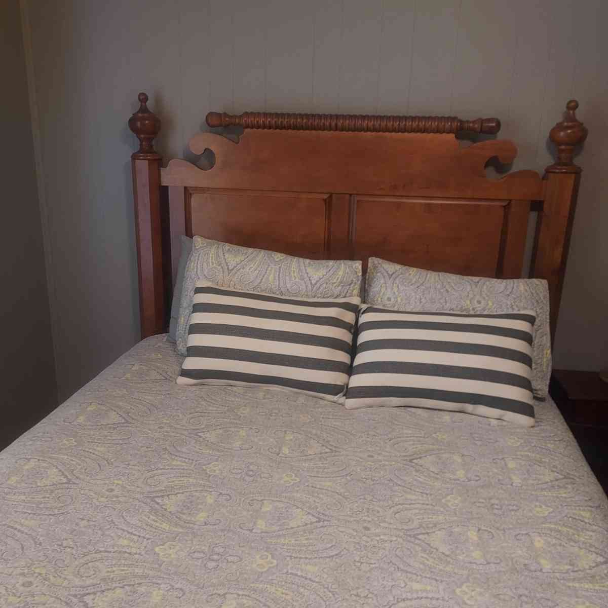 furniture ceramics saws etc - Opp, Alabama - FleaMarketBay