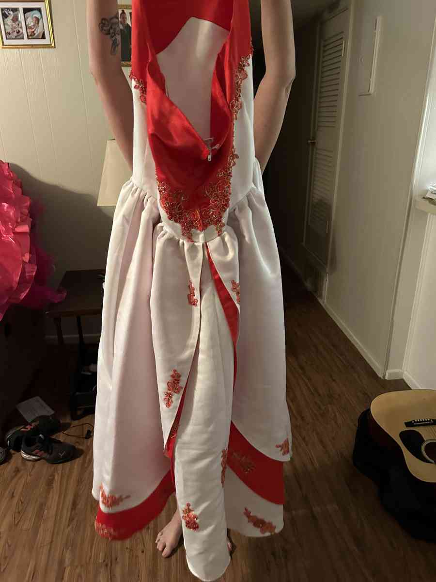 White with red dress for sale - Lubbock, Texas - FleaMarketBay