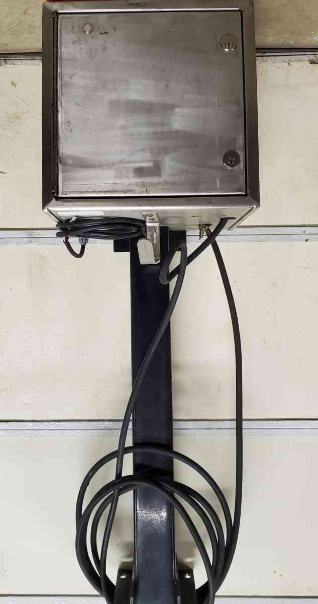 2 Air Compressors With Electrical Cords Cut - Rock Island, Tennessee - FleaMarketBay