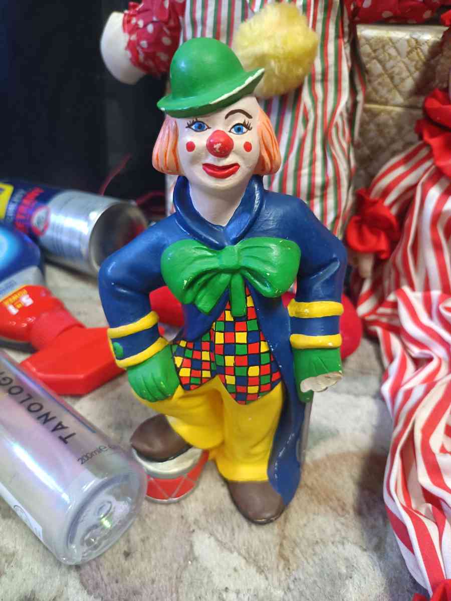 vintage porcelain clowns - Louisville, Kentucky - FleaMarketBay