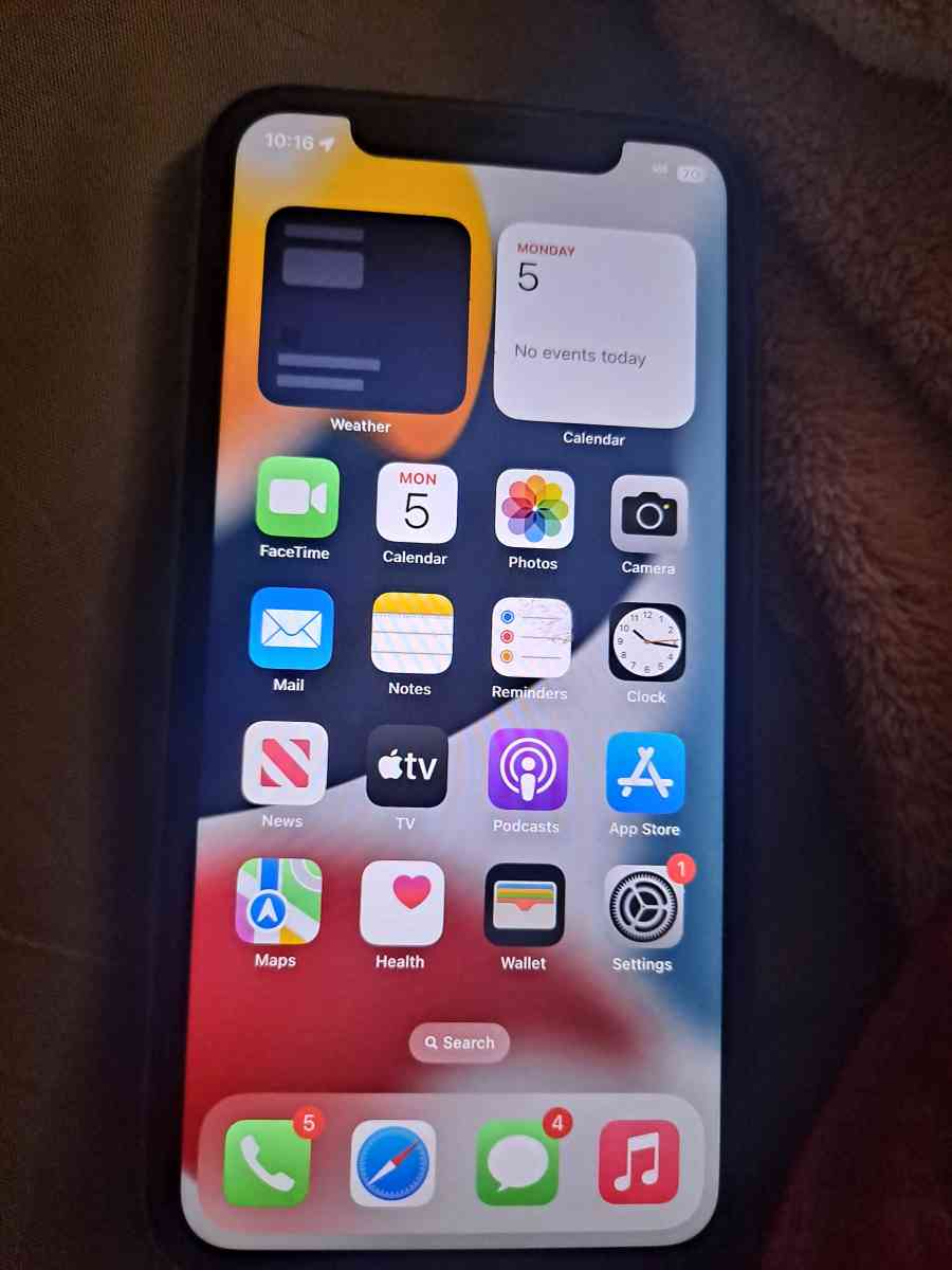 iphone 11 - Alhambra, California - FleaMarketBay