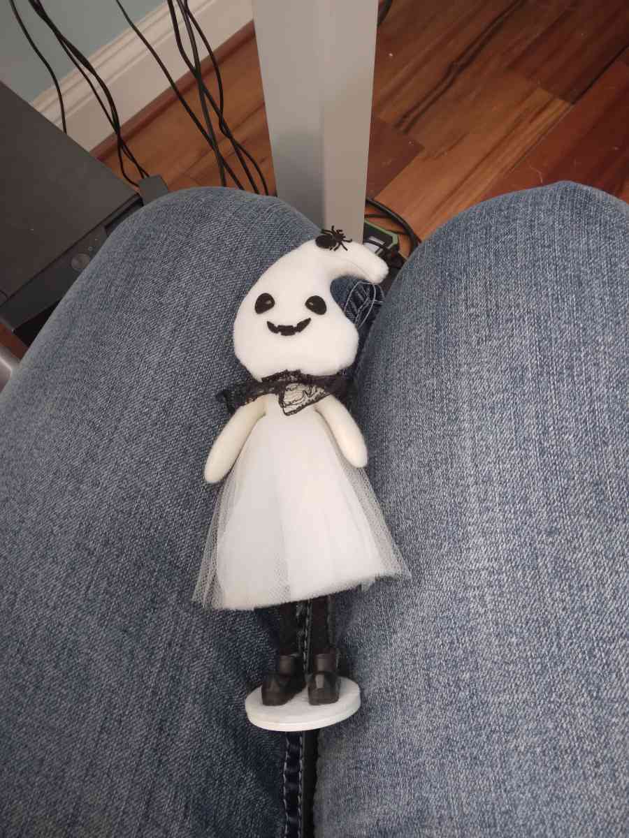 a cute small Halloween  staute - Purcellville, Virginia