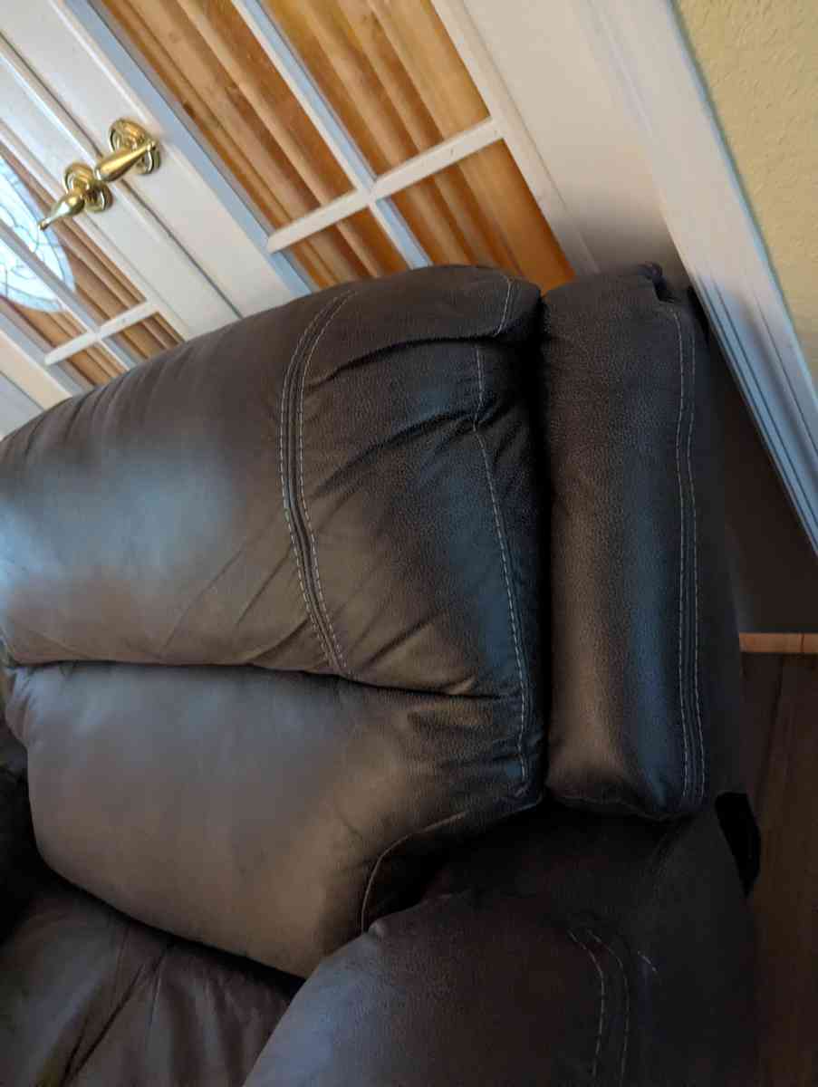Cranedall Quarry Wide WALL HUGGER Power Recliner USA - Coconut Creek, Florida - FleaMarketBay