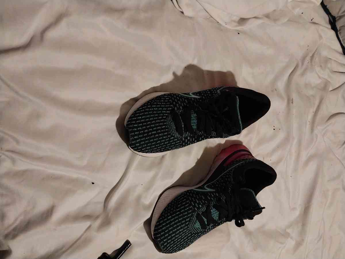 nike Retreat infinity size 7 half mens - Mount Orab, Ohio - FleaMarketBay