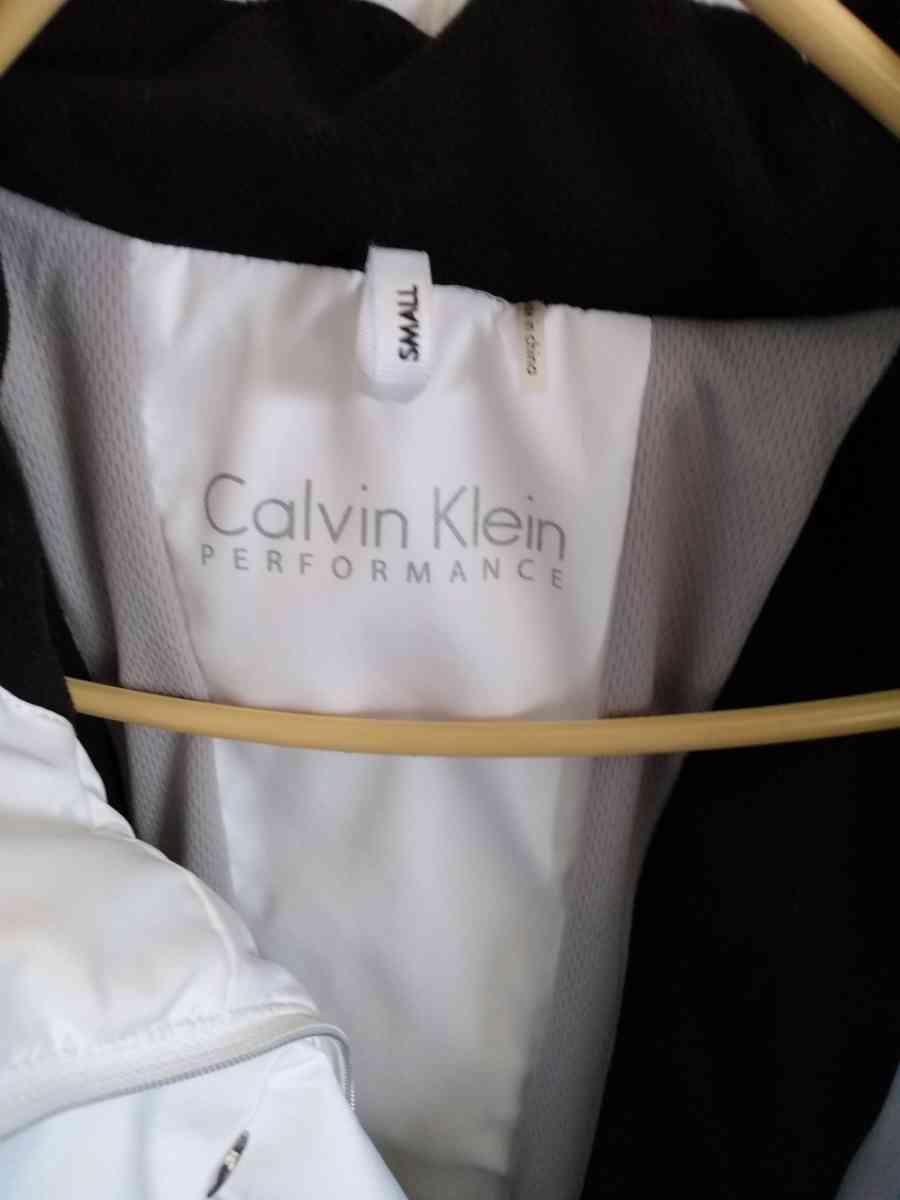 Calvin Klein performance winter coat with smart phone pocket - Cincinnati, Ohio - FleaMarketBay
