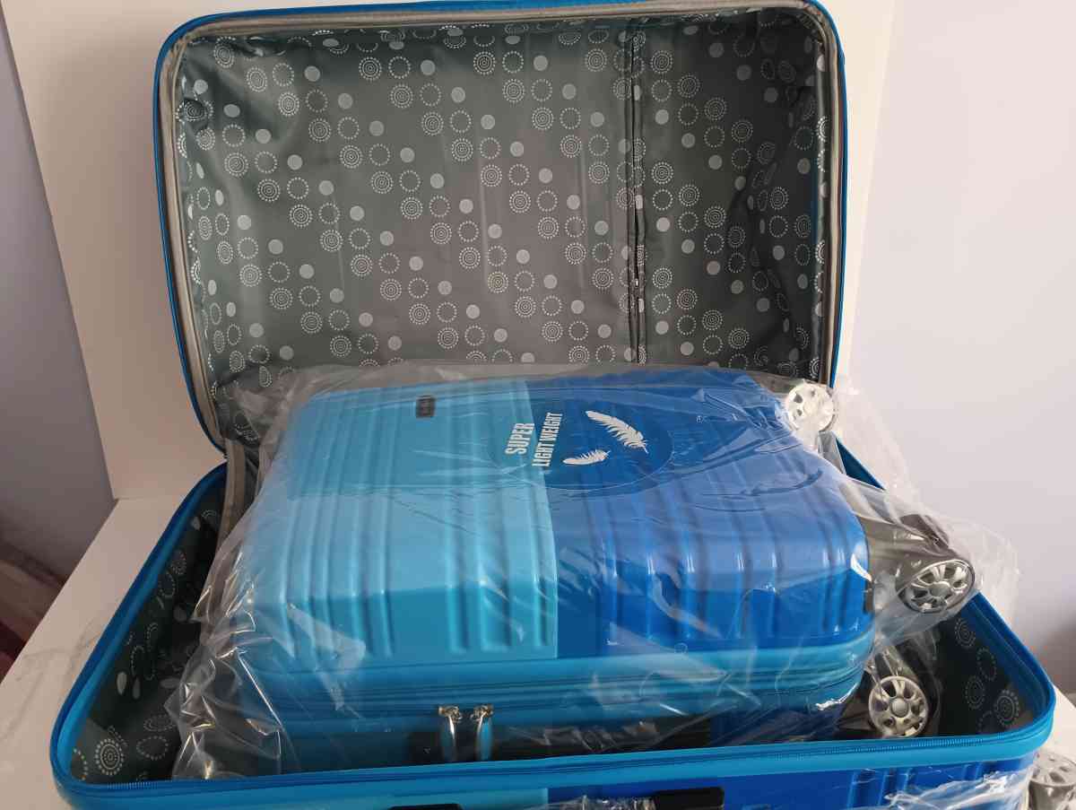 New 2 PCs Rockland Luggage set 20 inches and 28 inches - Springfield, Massachusetts - FleaMarketBay