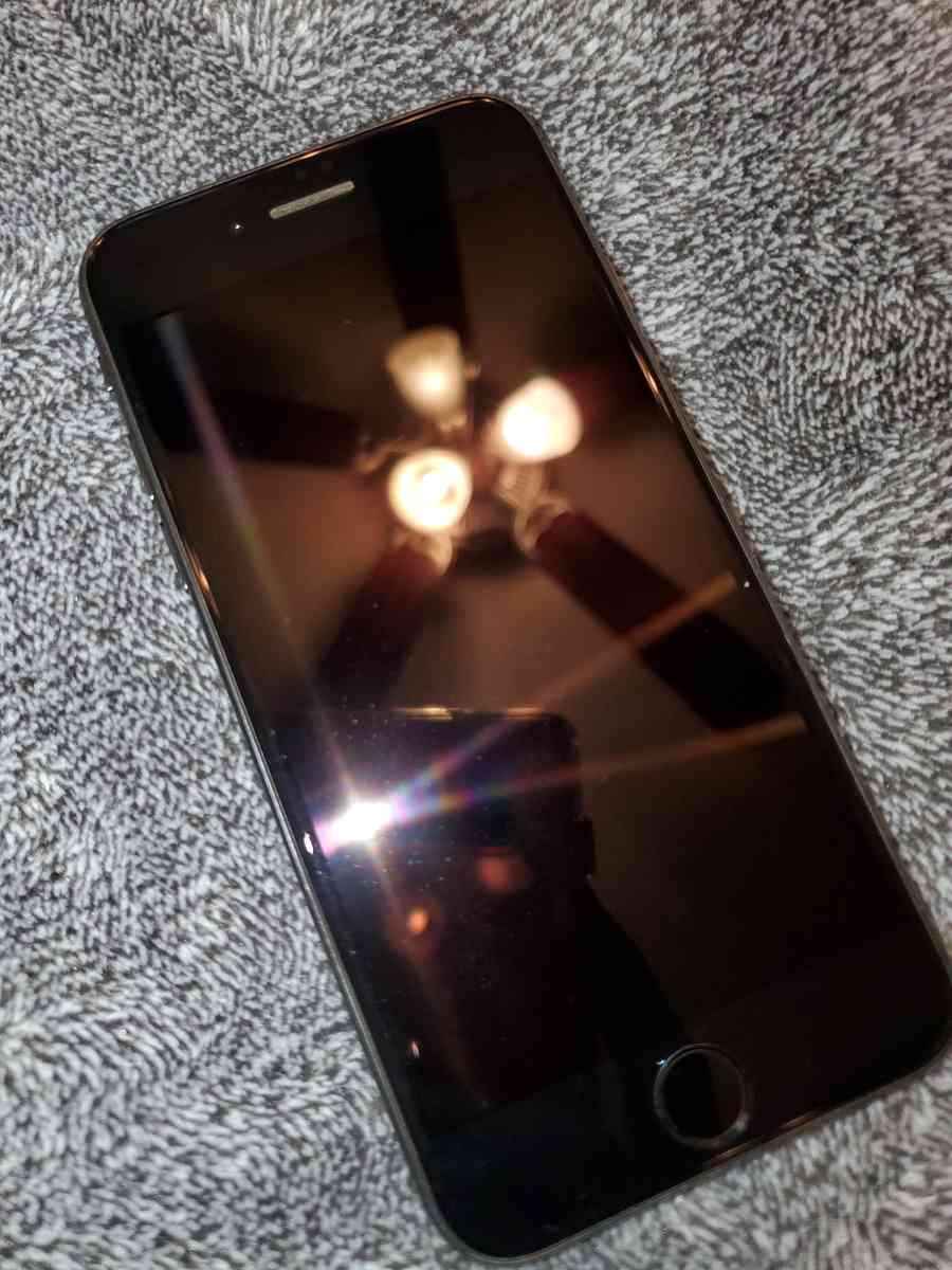 Iphone 8 - Turlock, California - FleaMarketBay