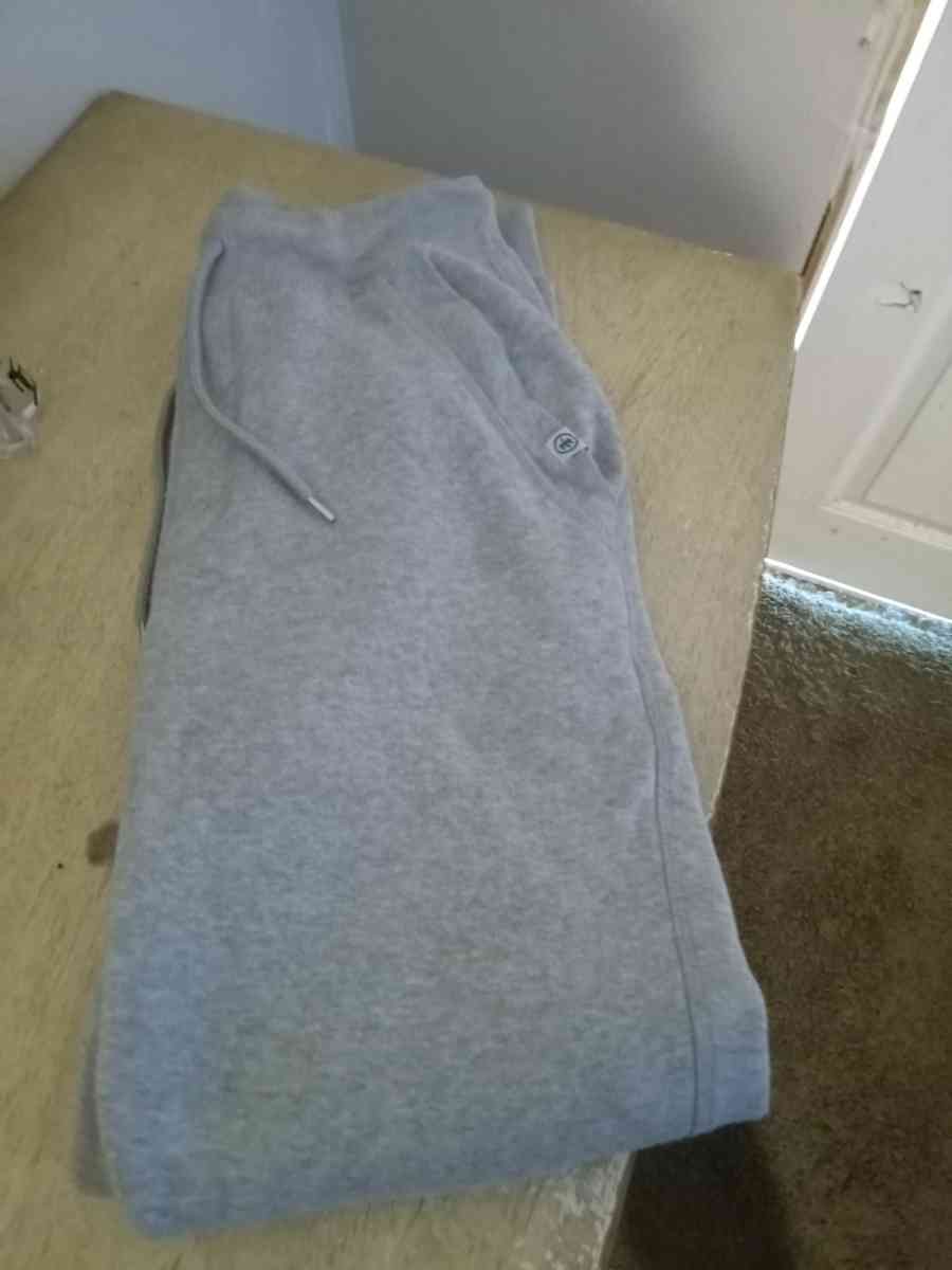 Mens Small Gray Sweats - Croydon, Pennsylvania - FleaMarketBay