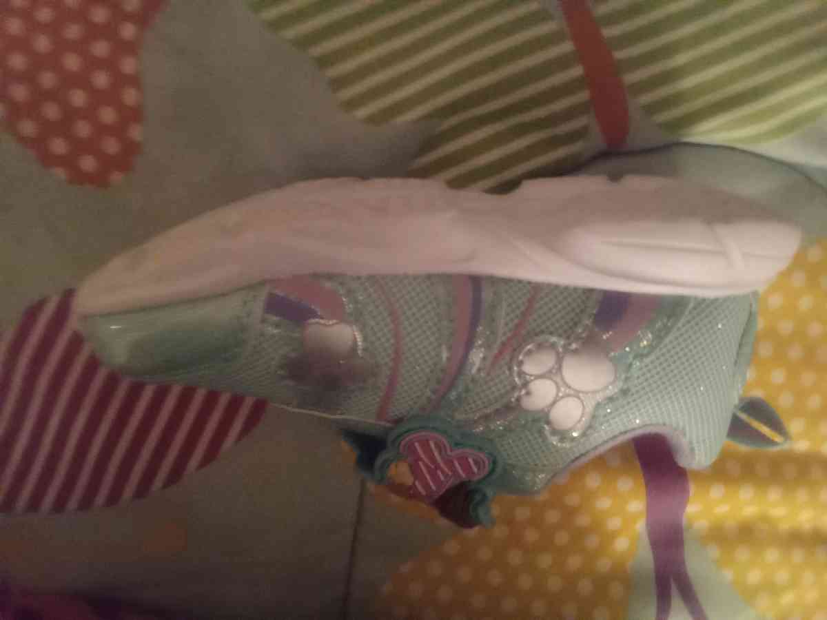 toddler sneakers - Ontario, New York - FleaMarketBay