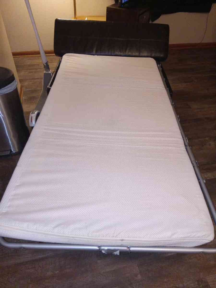 Hide a bed Ottman - Omaha, Nebraska - FleaMarketBay