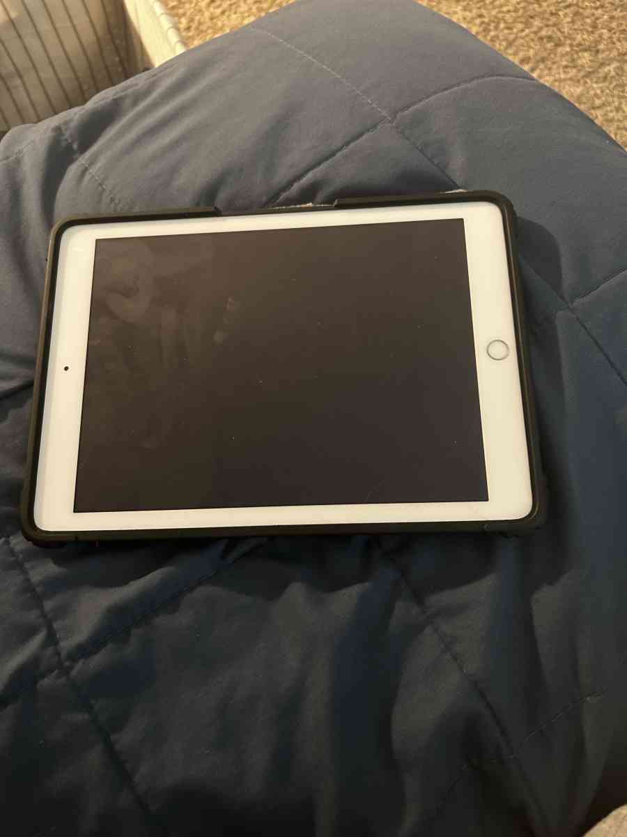 iPad 6th generation 128gb new and used - Yolo, California
