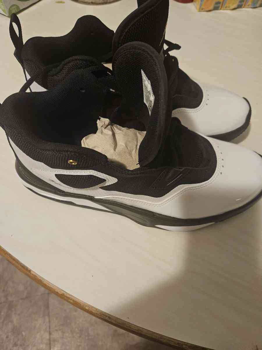 shoes - Alicia, Arkansas - FleaMarketBay