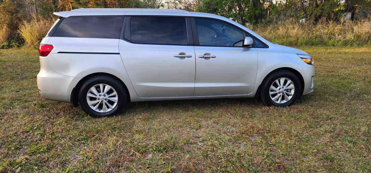 kia Sedona 2017 - Orlando, Florida - FleaMarketBay