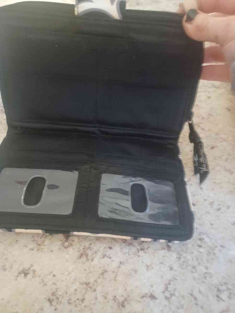 black flower wellet - Warriors Mark, Pennsylvania - FleaMarketBay