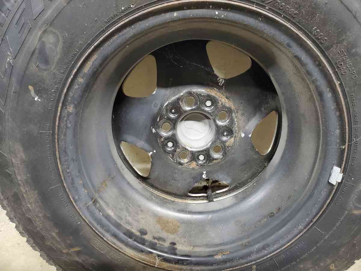 Jeep Wheel With New Goodyear Wrangler 21575 R15 Tire - Rock Island, Tennessee - FleaMarketBay