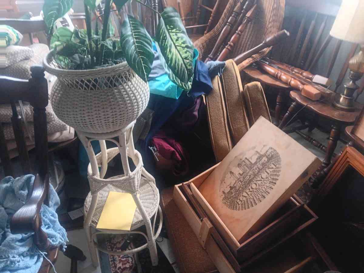 dining room or kitchen table chairs bed frame mirrors  more - Enfield, Connecticut - FleaMarketBay