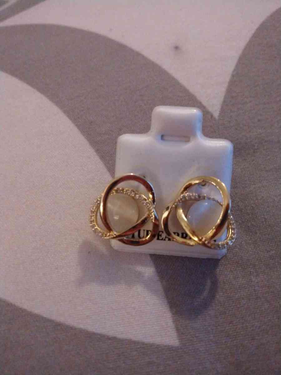 eatings - Elgin, Illinois