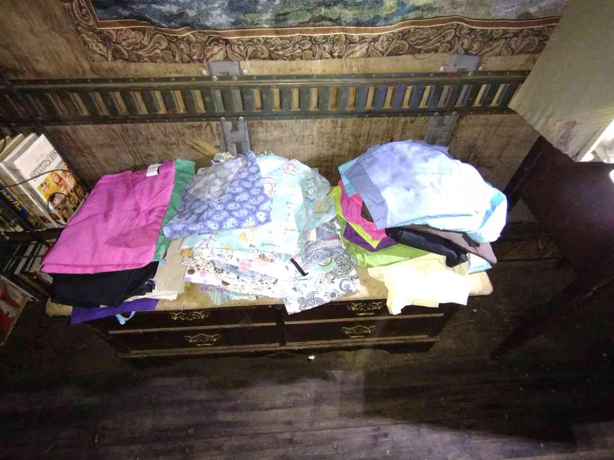 womans sctubs - Arden, North Carolina - FleaMarketBay