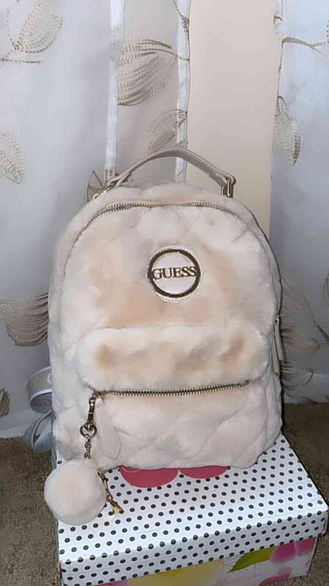 guess backpack - Houston, Texas - FleaMarketBay