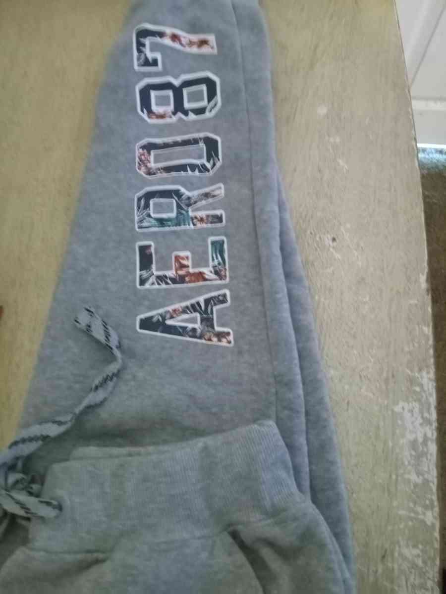 Mens Small Aeropostale Gray Jogger Sweats - Croydon, Pennsylvania