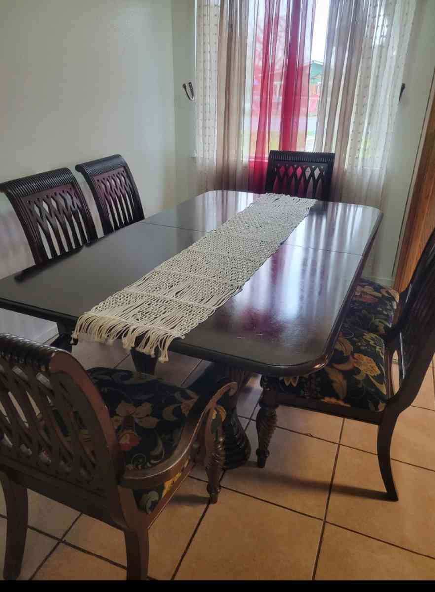 dining room - Porterville, California - FleaMarketBay