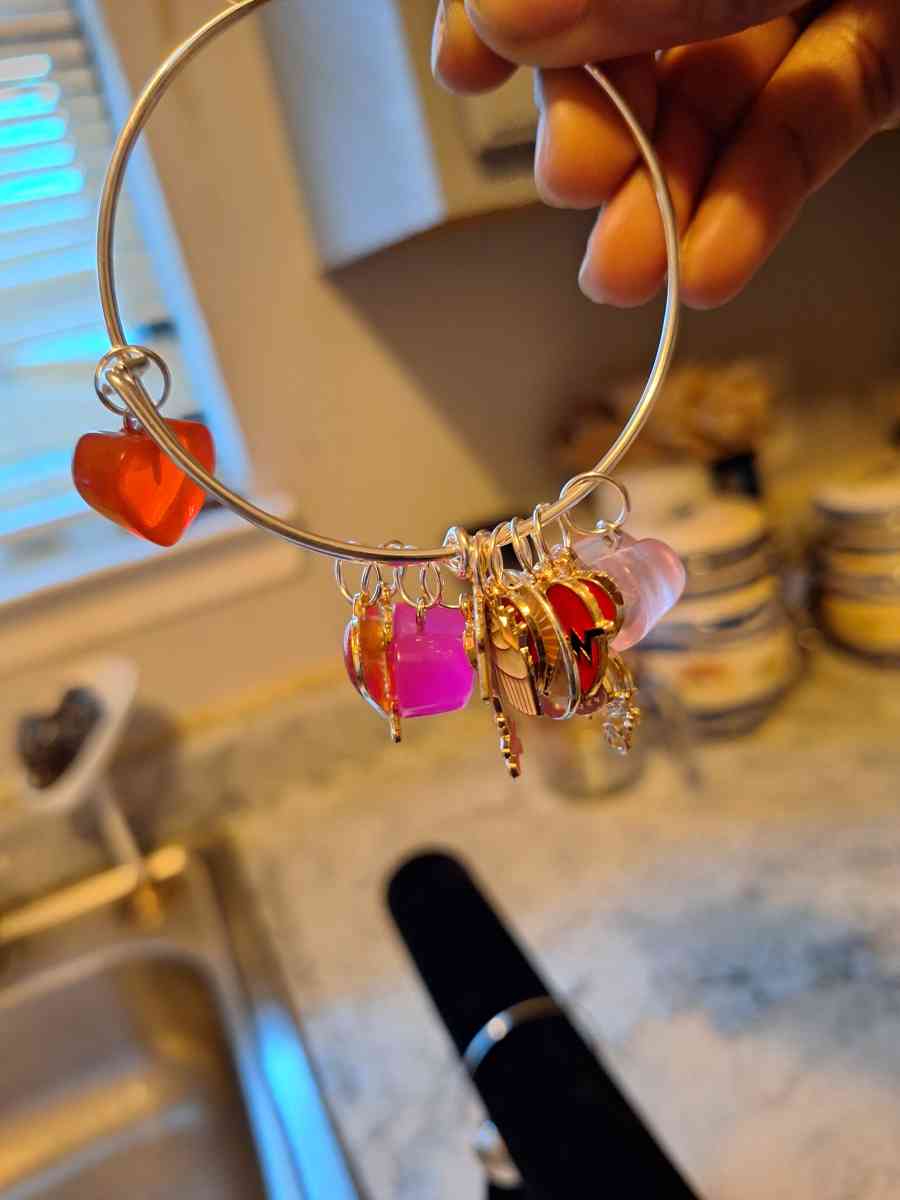 bracelet and keychain - Charleston, South Carolina - FleaMarketBay