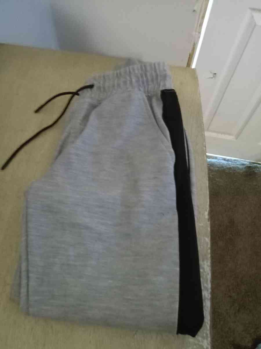 Mens Small Gray Sweats - Croydon, Pennsylvania - FleaMarketBay