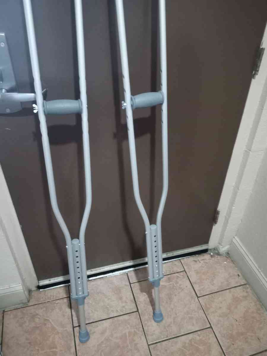 crutches - Gastonia, North Carolina