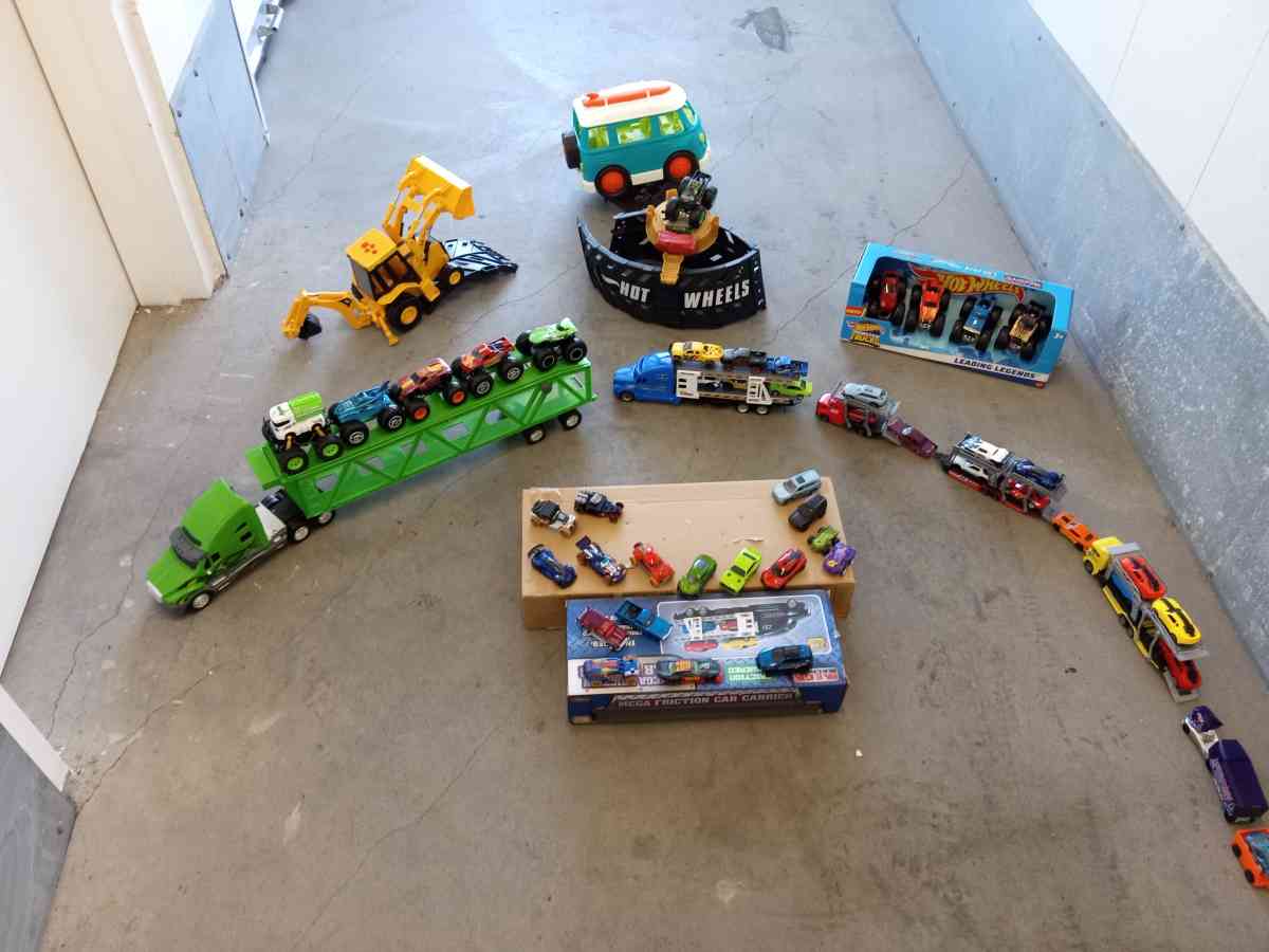 the great collection of trucking monstertrucks and more - Adelanto, California - FleaMarketBay