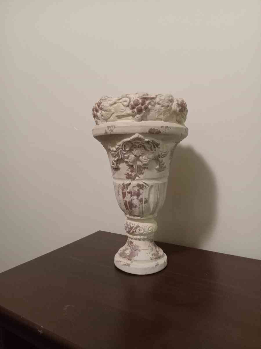 Collectibles set Cermaic Floral Vase - Somerville, Tennessee - FleaMarketBay