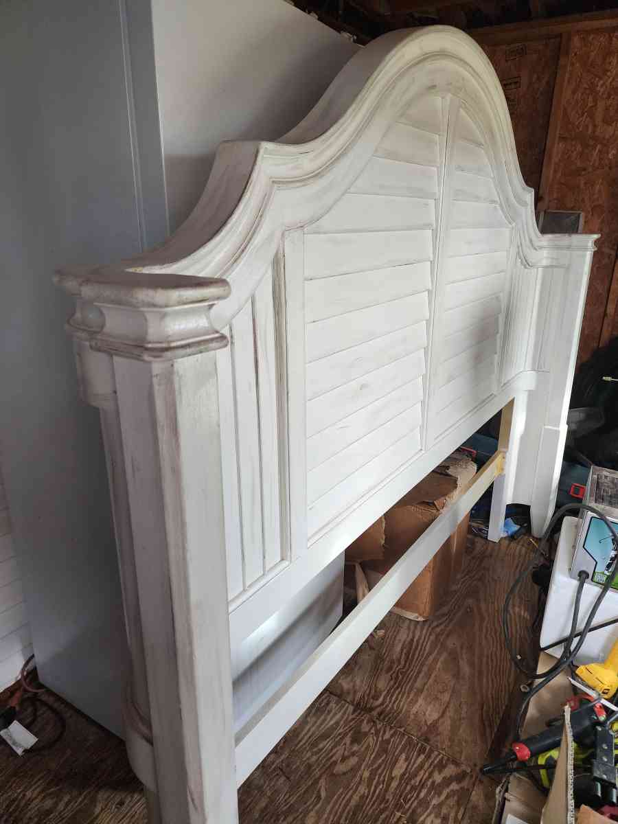 king bed headboardfoot board side boards and slats - Cochran, Georgia - FleaMarketBay