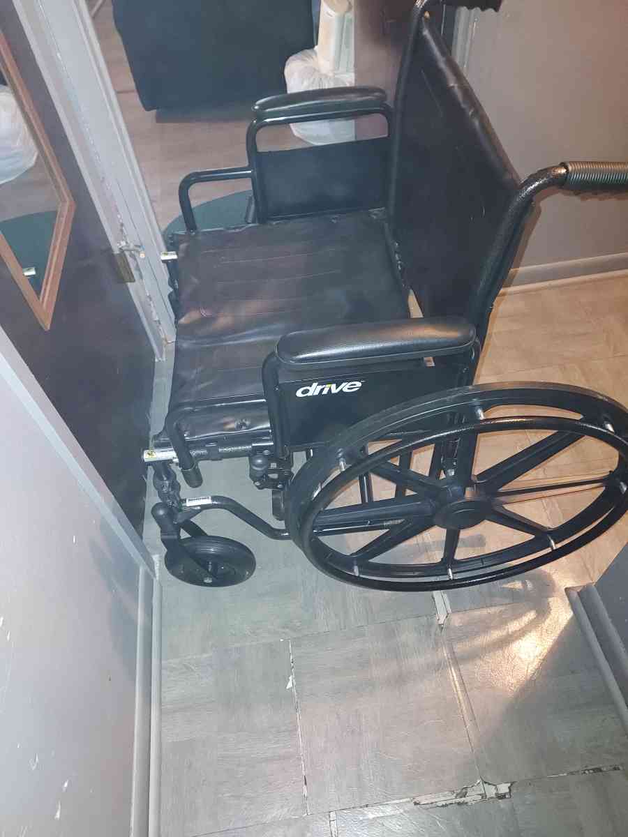 Extra large wheelchair - Mobile, Alabama - FleaMarketBay