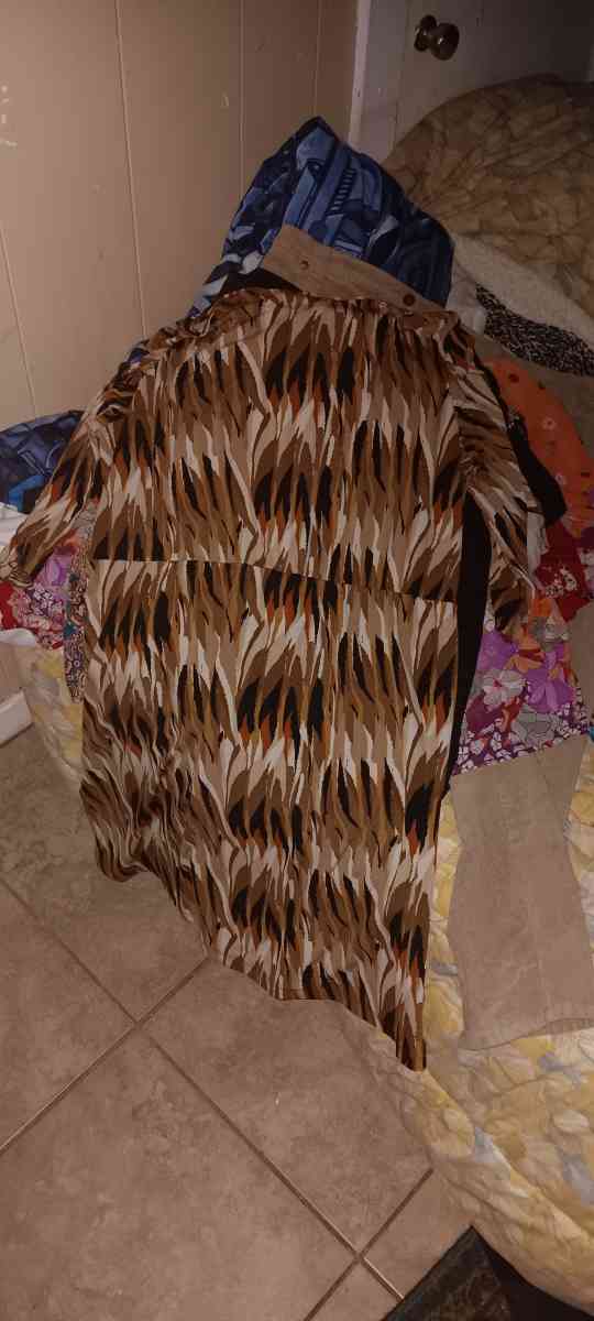 Womans large shirts 2 dollars each - Dade City, Florida - FleaMarketBay