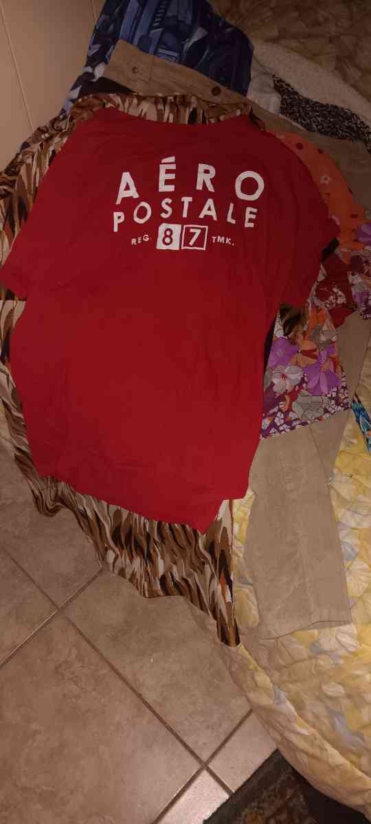 Womans large shirts 2 dollars each - Dade City, Florida - FleaMarketBay