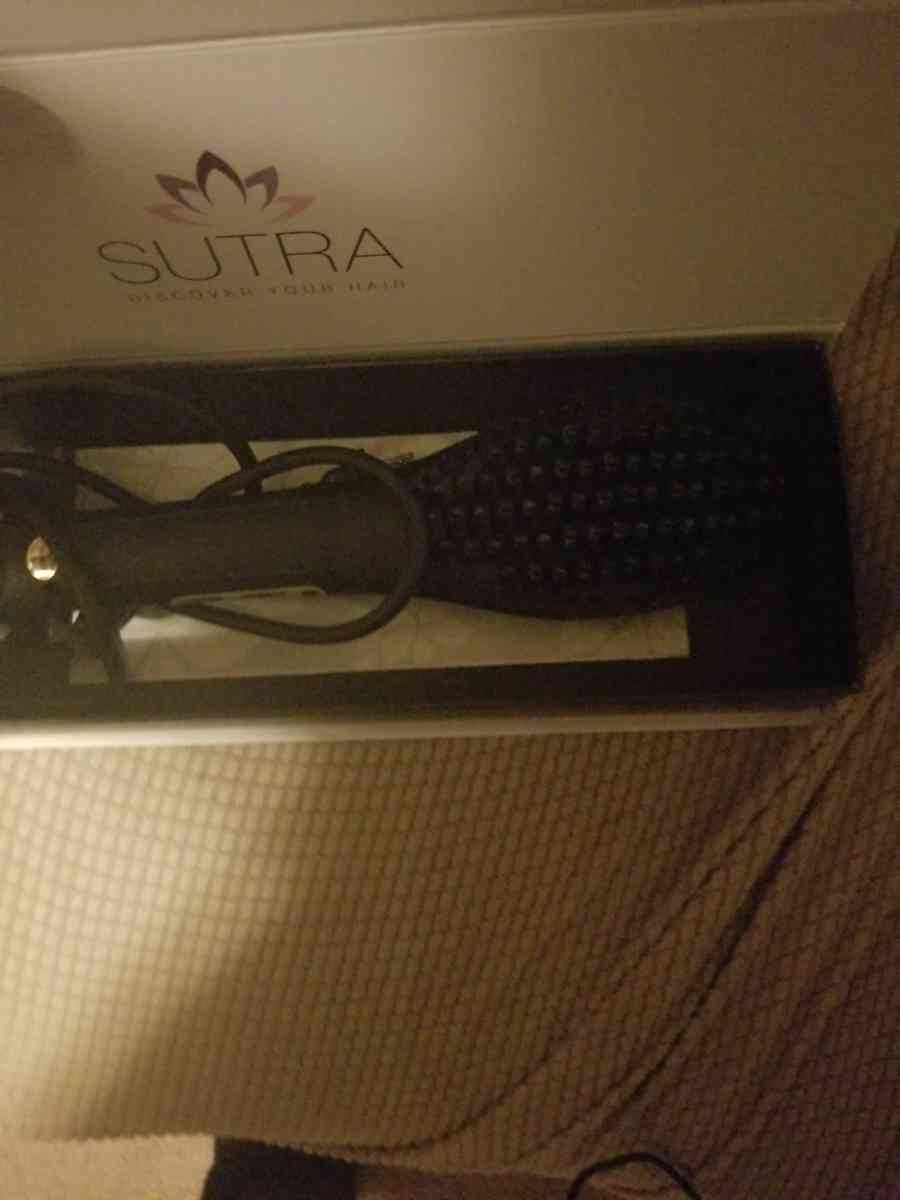 Brush Straightener - Citrus Heights, California - FleaMarketBay