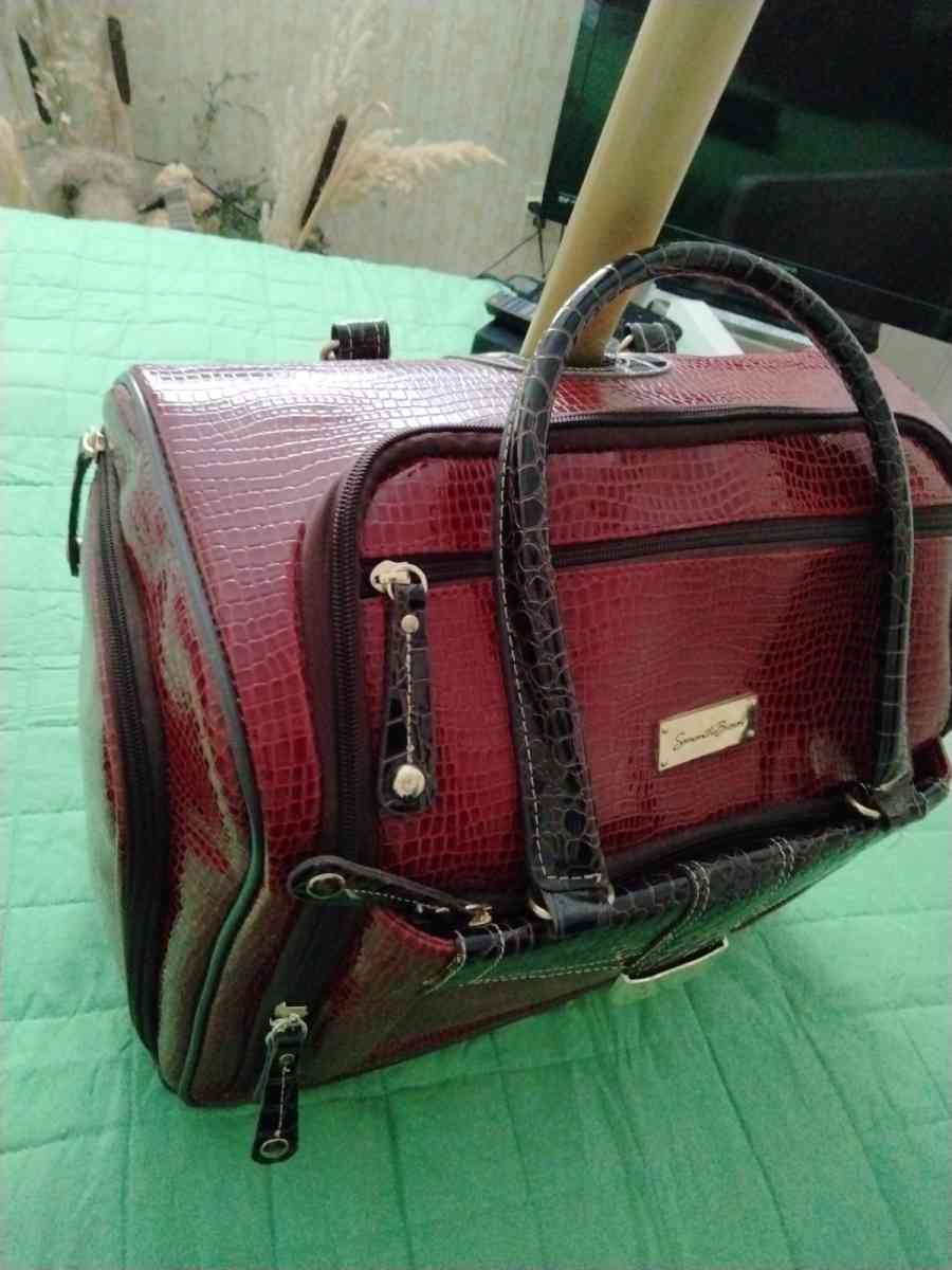 traveling suitcase - Catasauqua, Pennsylvania - FleaMarketBay